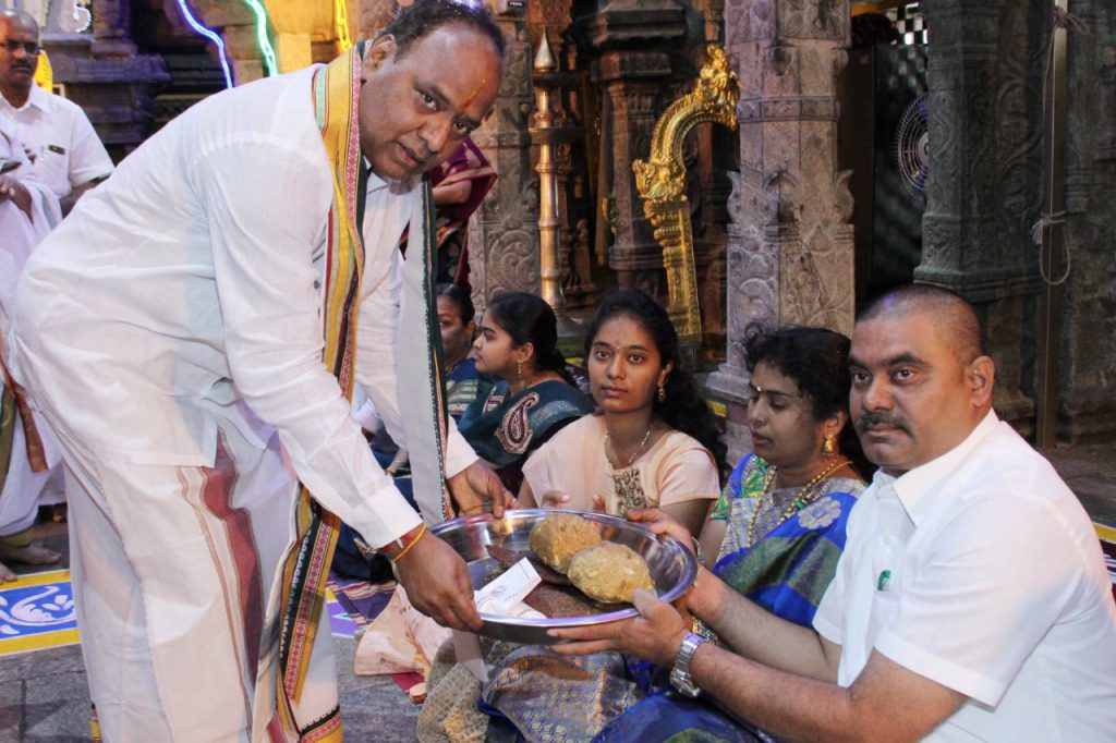 TTD Organise Special Darshan For Privileged Pilgrims Tirumala Updates