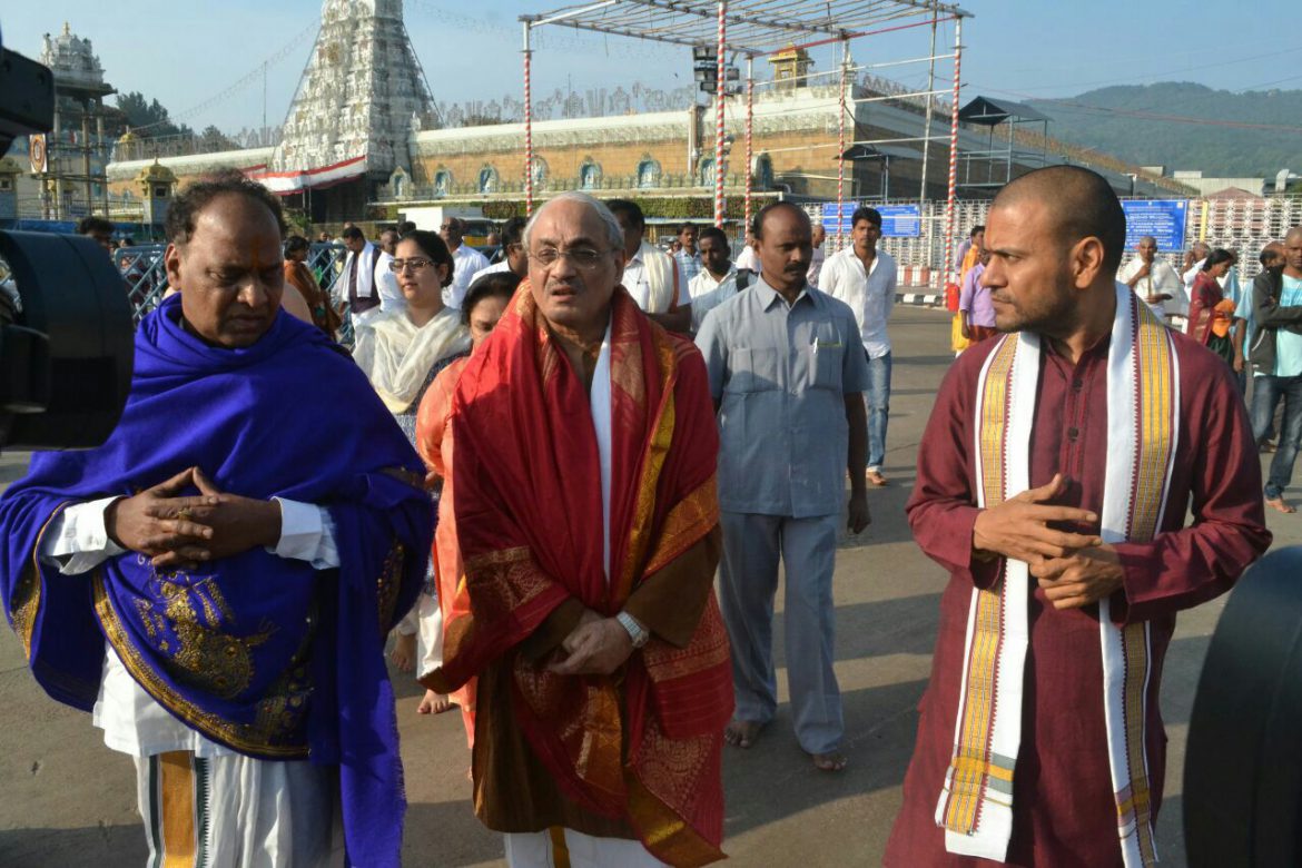 Justice Swatanter Kumar in tirumala (1)