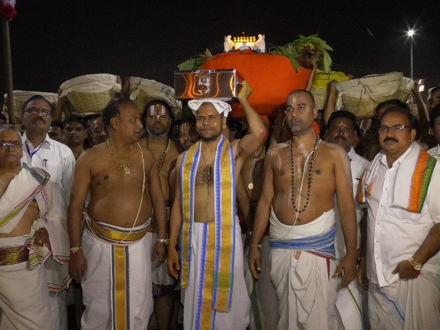 Tiruchanur Panchami Theertham Sare from Tirumala (1)